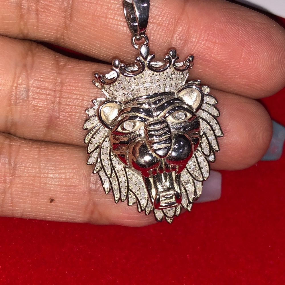 Real diamond custom made lion pendant, si diamonds, free posh authenticate, sale - Picture 9 of 10